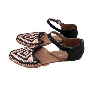 Macarena Collection Shoes Womens Size 8 Black and Tan Woven Leather Flats